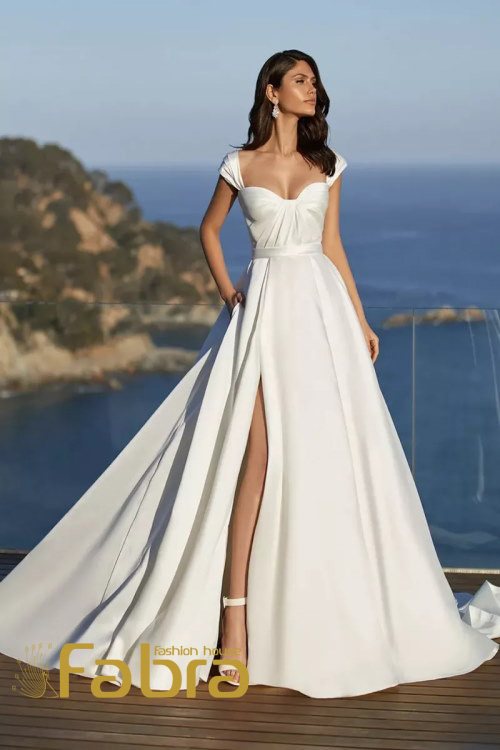 لباس عروس ساده اسکارلت